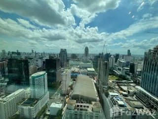 For rent 2 bedrooms condo in Pathum Wan, Bangkok