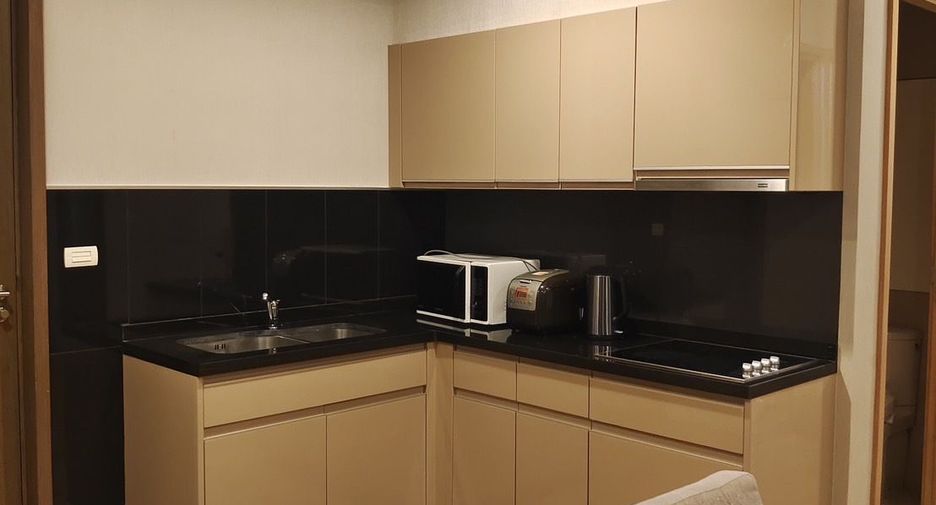 For rent 2 bedrooms condo in Khlong Toei, Bangkok