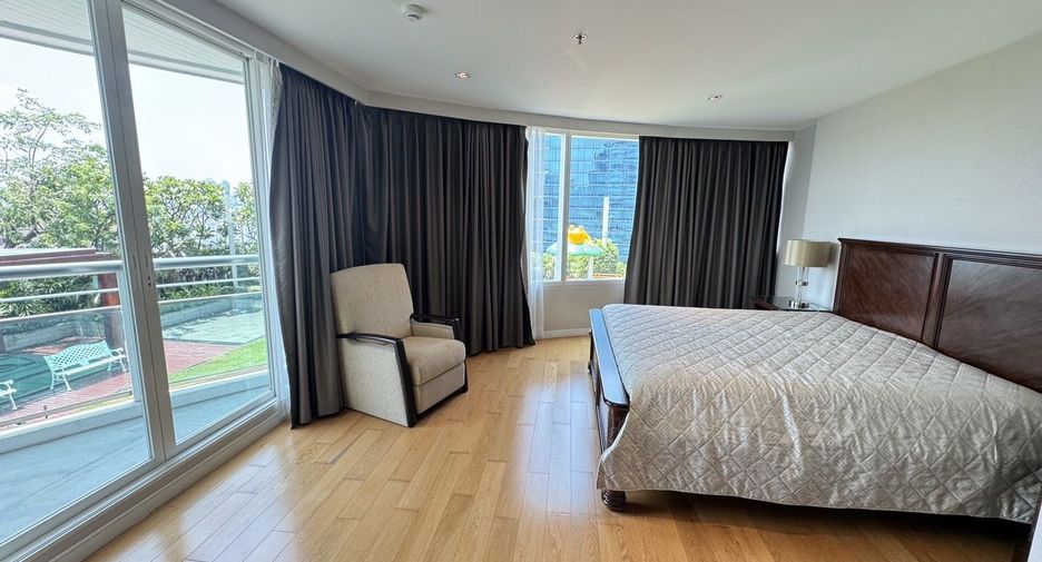 For rent 3 bedrooms condo in Watthana, Bangkok