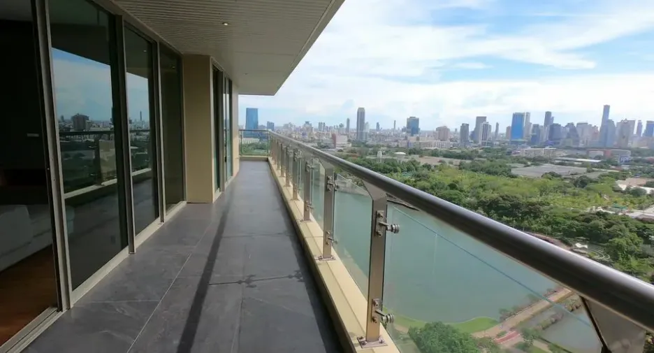 Wohnung zur Miete mit 3 Zimmer in Khlong Toei, Bangkok
