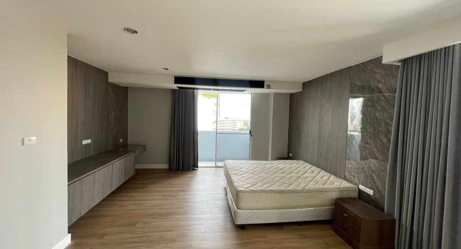 For rent 4 bedrooms apartment in Khlong Toei, Bangkok