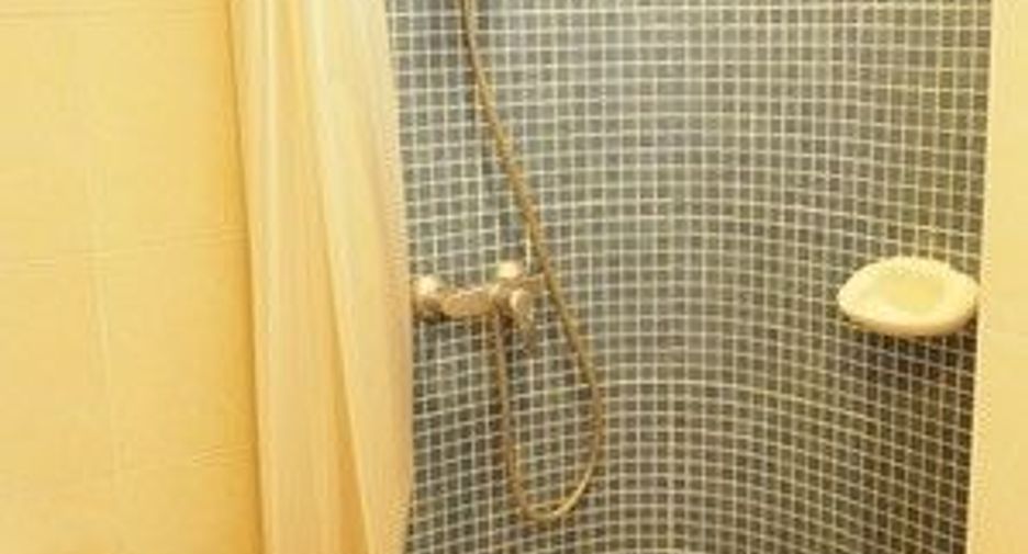 For rent 2 bedrooms condo in Pathum Wan, Bangkok