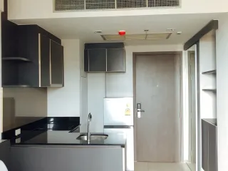 À louer 1 chambre condo à Khlong San, Bangkok