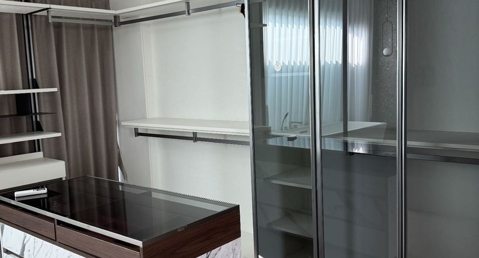 For rent 4 bedrooms house in Saphan Sung, Bangkok