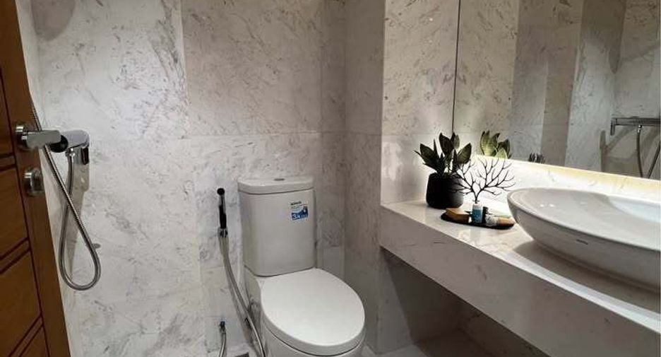For rent 2 bedrooms condo in Bang Phlat, Bangkok