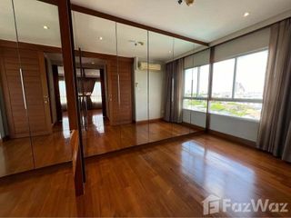 For rent 2 bedrooms condo in Bang Phlat, Bangkok