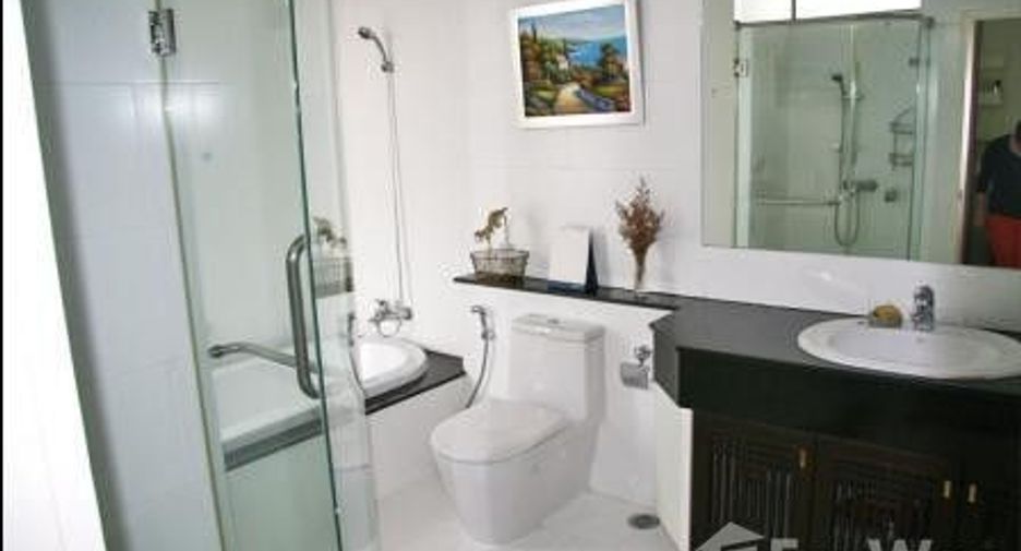For rent 3 bedrooms condo in Bang Kho Laem, Bangkok