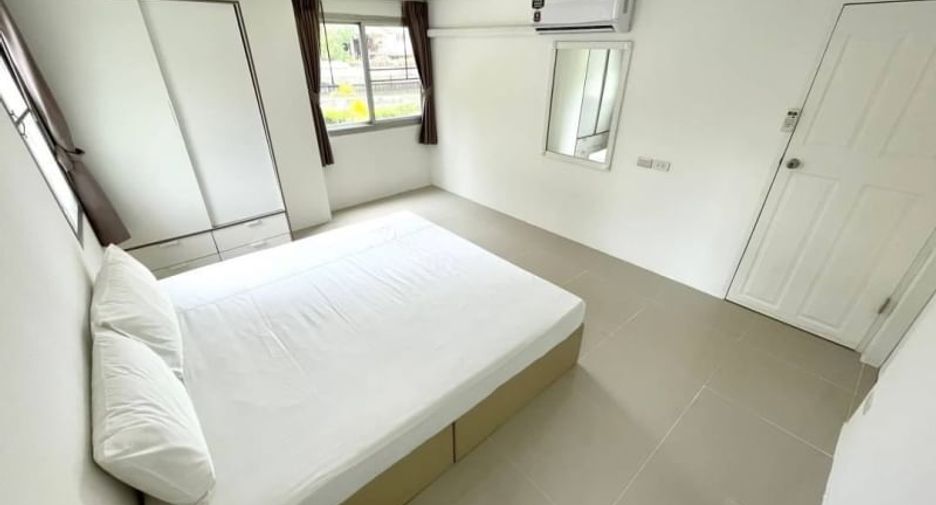 Condo en alquiler de 2 habitaciones en Khlong Toei, Bangkok