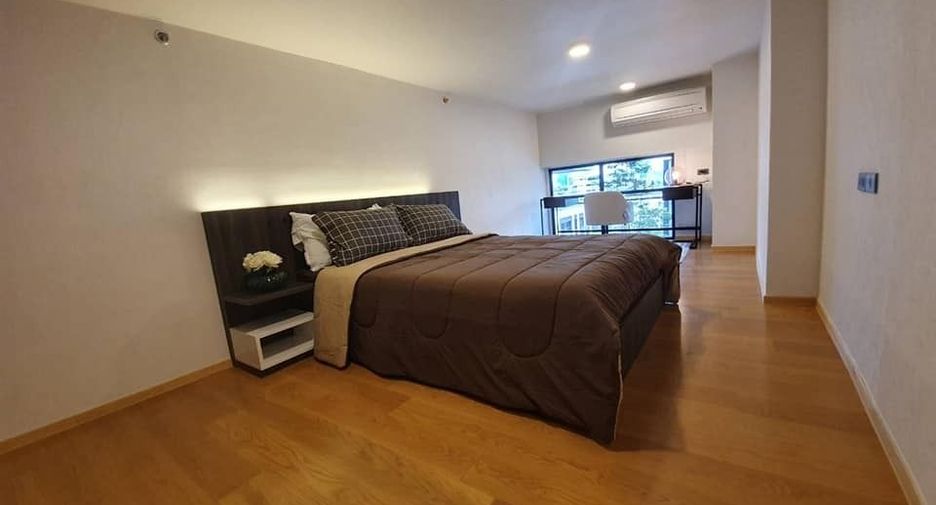 For rent 3 bedrooms condo in Watthana, Bangkok