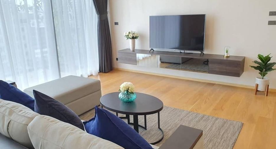 For rent 3 bedrooms condo in Watthana, Bangkok