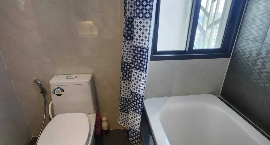 Wohnung zur Miete mit 2 Zimmer in Phra Khanong, Bangkok