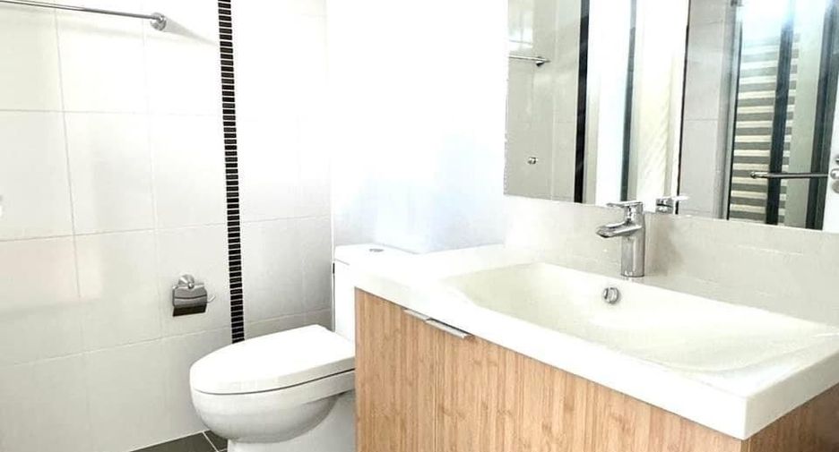 For rent 4 bedrooms house in Bang Phli, Samut Prakan