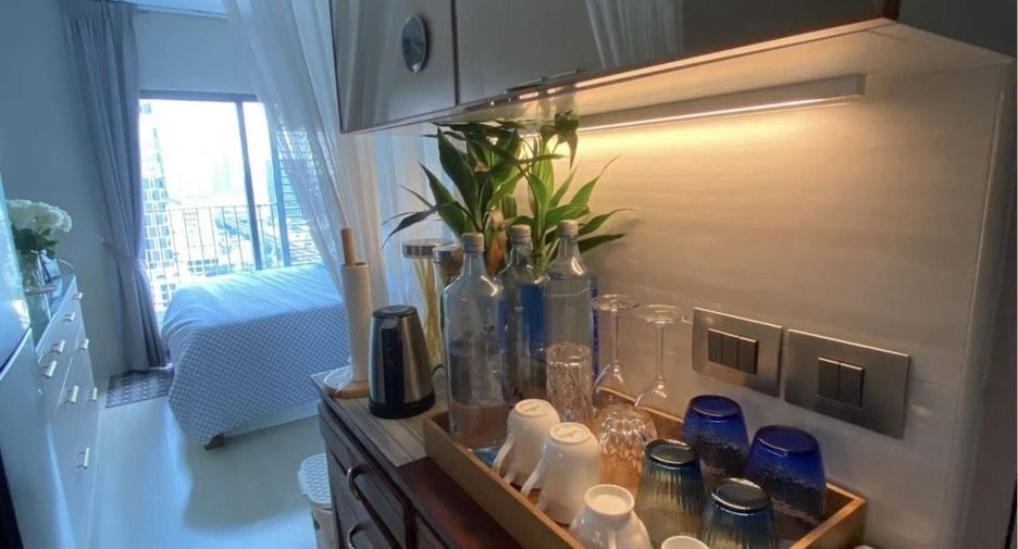 For rent studio condo in Phra Khanong, Bangkok