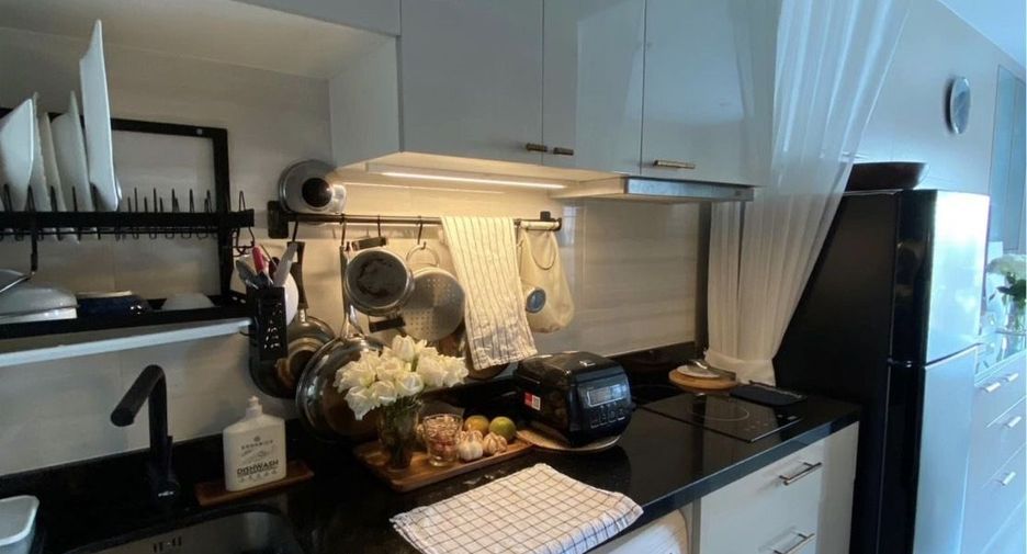 For rent studio condo in Phra Khanong, Bangkok