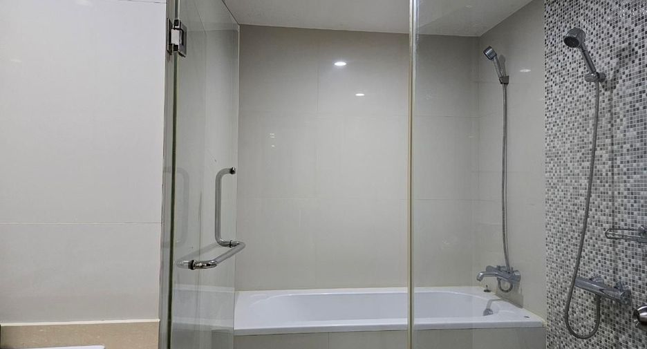 For rent 1 bed condo in Pathum Wan, Bangkok