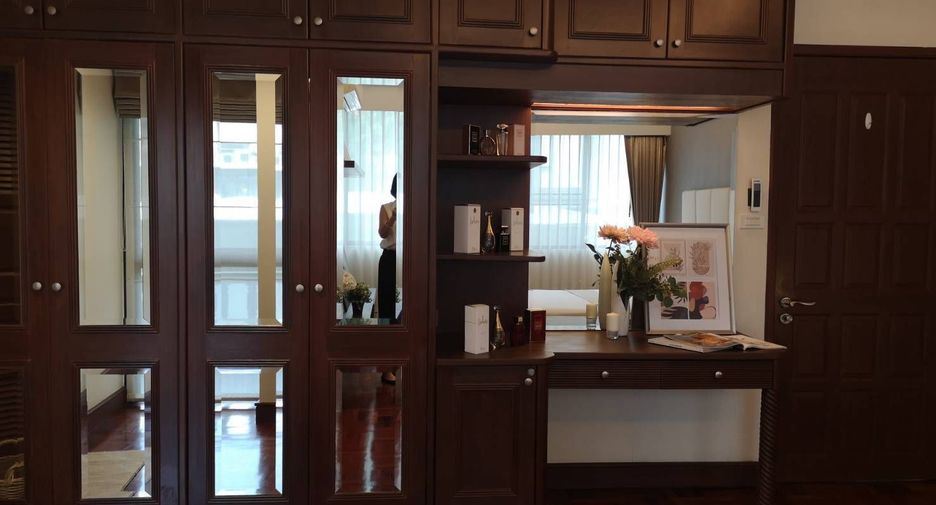 À louer 2 chambres condo à Pathum Wan, Bangkok