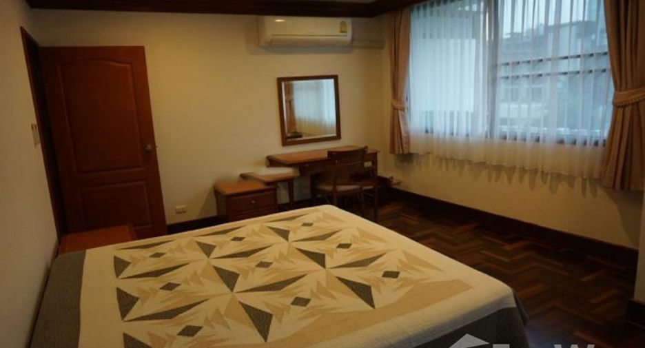 For rent 3 bedrooms condo in Khlong Toei, Bangkok