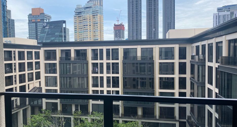 For rent 2 bedrooms condo in Watthana, Bangkok