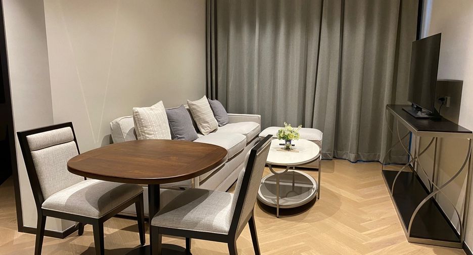 For rent 2 bedrooms condo in Watthana, Bangkok