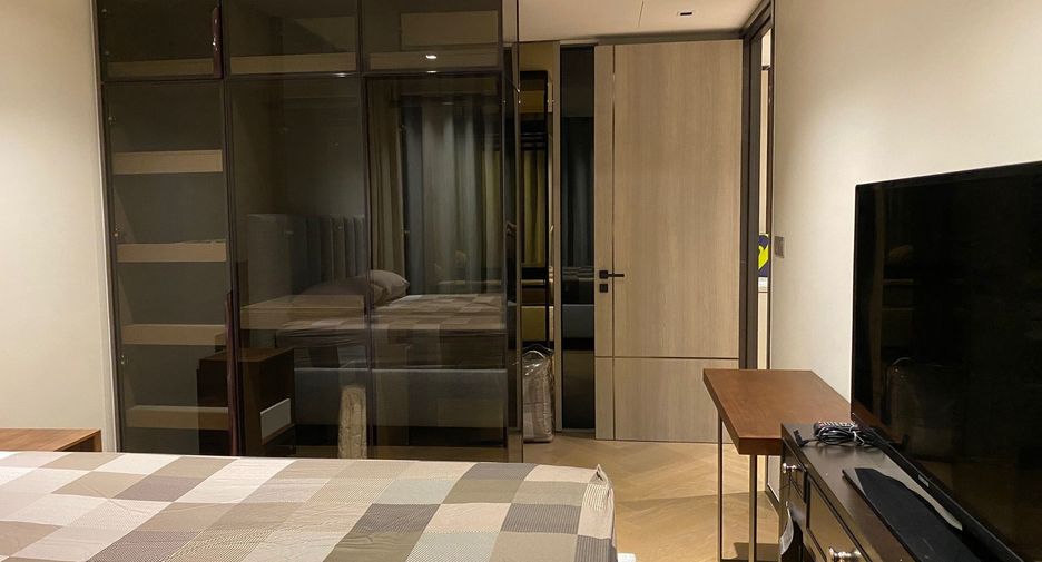 For rent 2 bedrooms condo in Watthana, Bangkok
