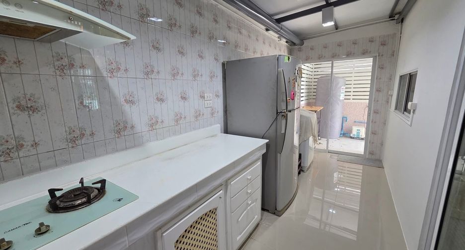 For rent 3 bedrooms house in Bang Phli, Samut Prakan