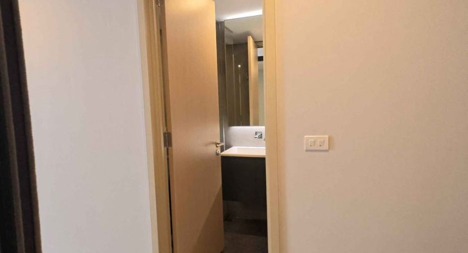 For rent 2 bedrooms condo in Huai Khwang, Bangkok