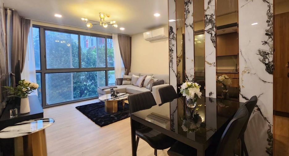 For rent 2 bedrooms condo in Watthana, Bangkok