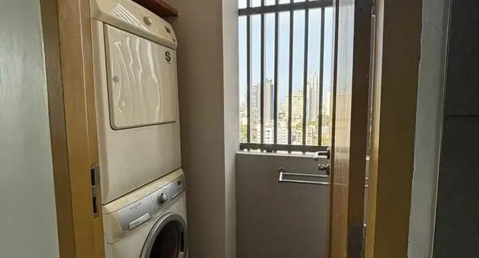 For rent 2 bedrooms condo in Khlong Toei, Bangkok