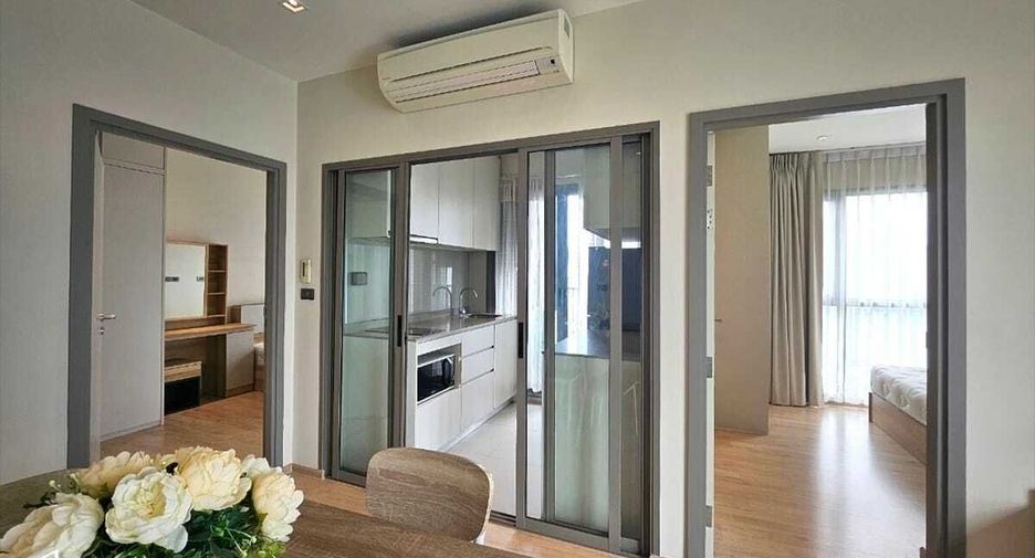 For rent 2 bedrooms condo in Thon Buri, Bangkok
