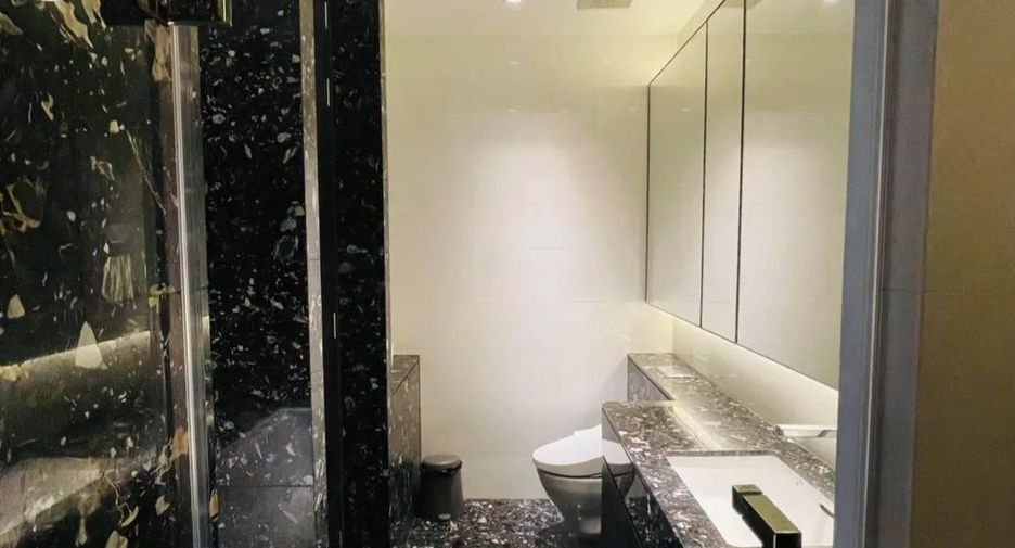For rent 1 bed condo in Khlong Toei, Bangkok