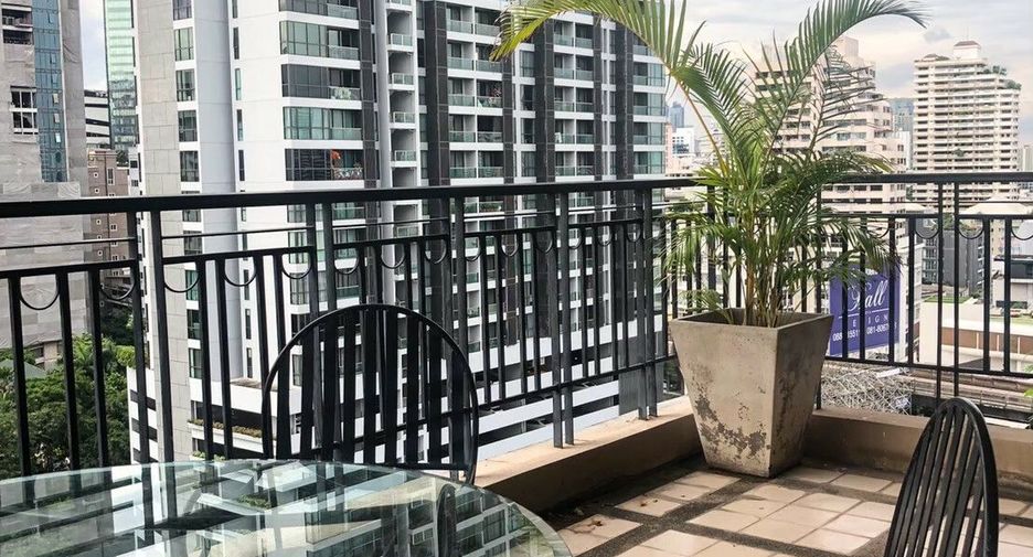 For rent 3 bedrooms condo in Khlong Toei, Bangkok