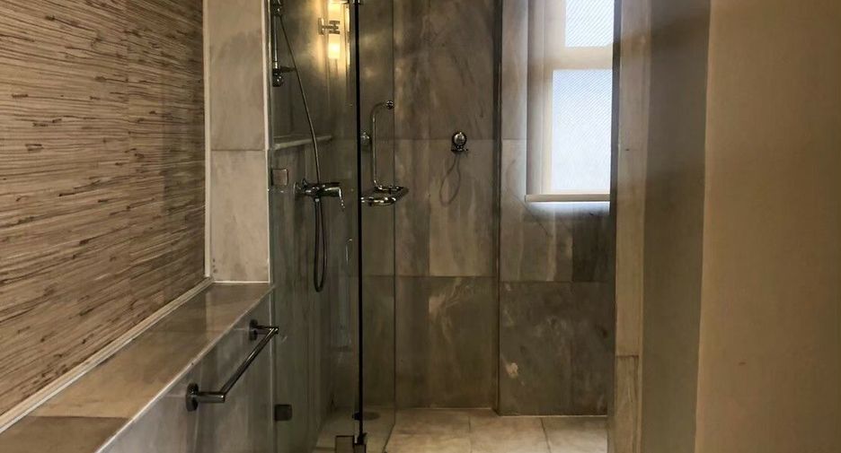 For rent 3 bedrooms condo in Khlong Toei, Bangkok