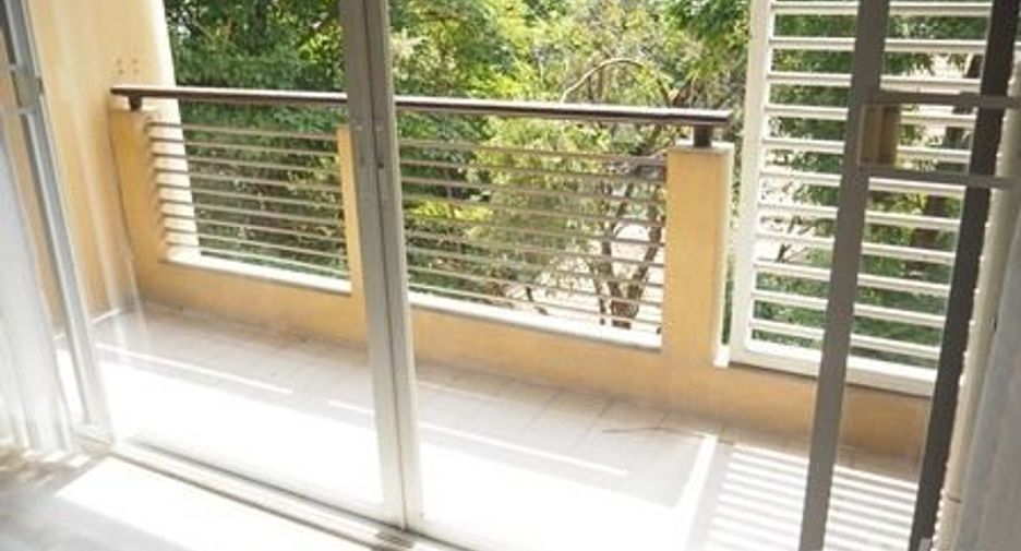 For rent 2 bedrooms condo in Pathum Wan, Bangkok
