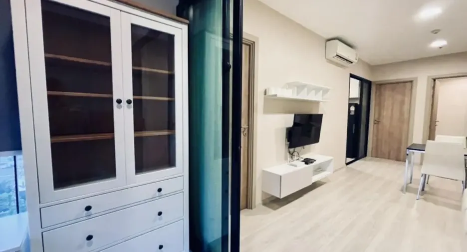 For rent 2 bedrooms condo in Huai Khwang, Bangkok
