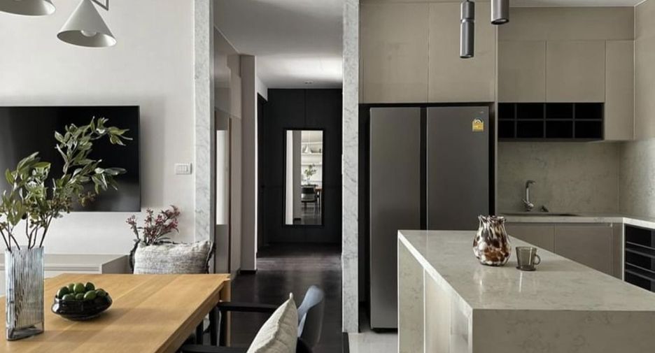 For rent 3 bedrooms condo in Khlong Toei, Bangkok