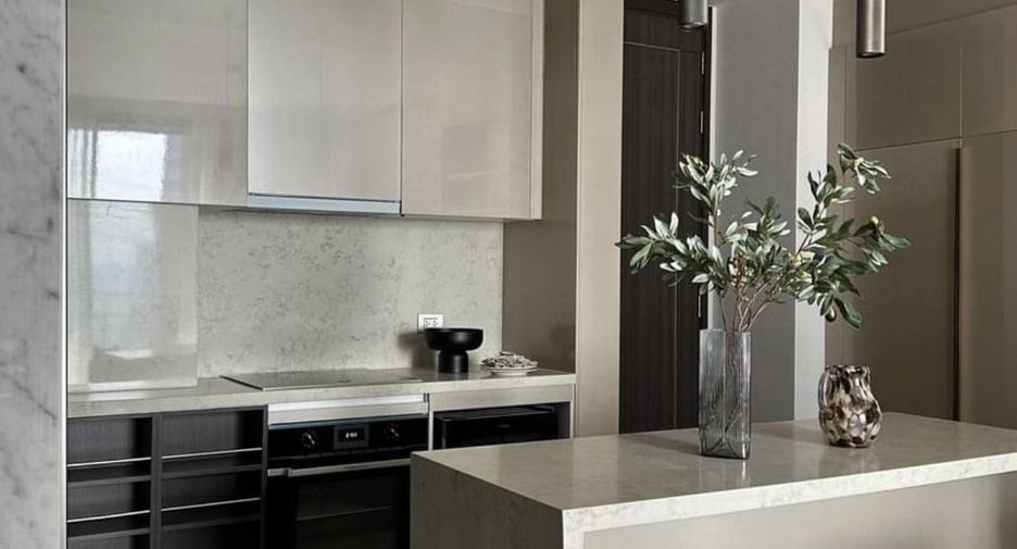 For rent 3 bedrooms condo in Khlong Toei, Bangkok