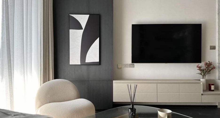 For rent 3 bedrooms condo in Khlong Toei, Bangkok