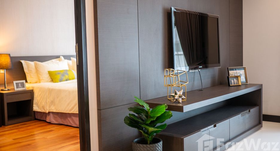 For rent 2 bedrooms apartment in Watthana, Bangkok