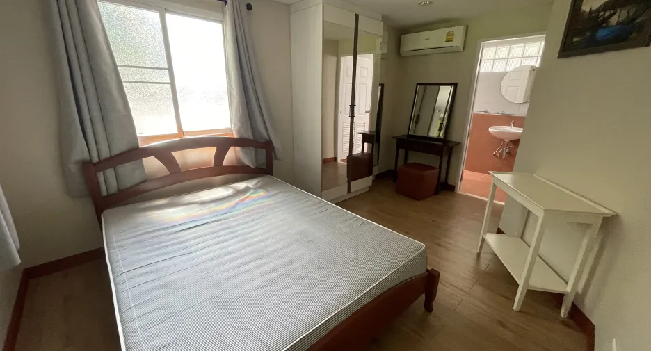À louer 2 chambres appartement à Watthana, Bangkok