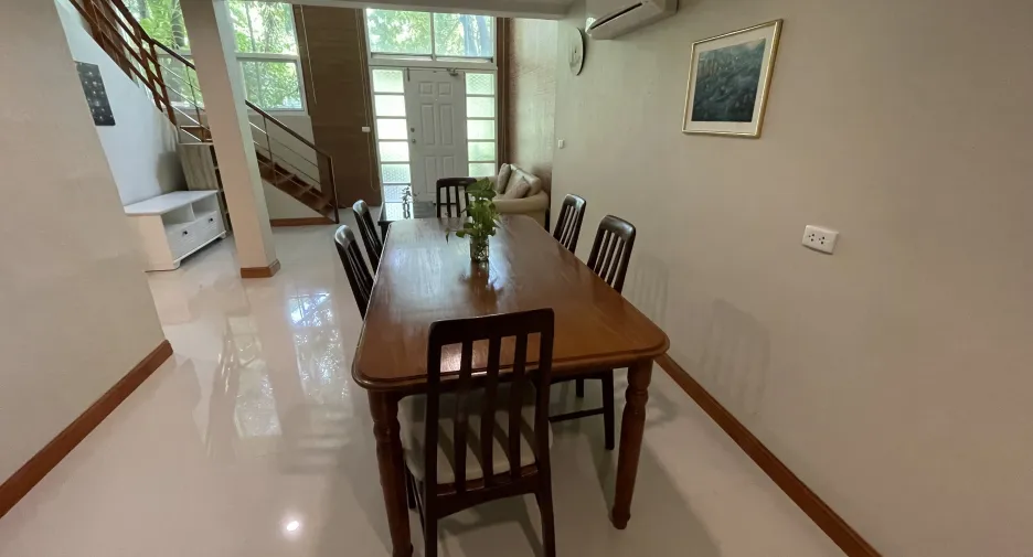 À louer 2 chambres appartement à Watthana, Bangkok