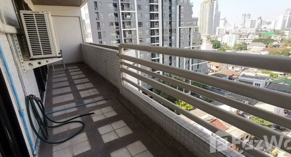 For rent 2 bedrooms condo in Watthana, Bangkok