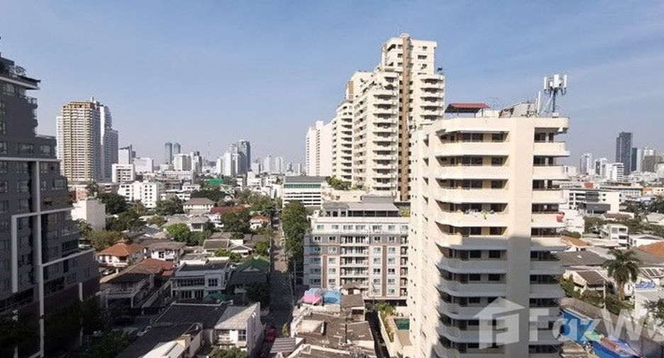 For rent 2 bedrooms condo in Watthana, Bangkok