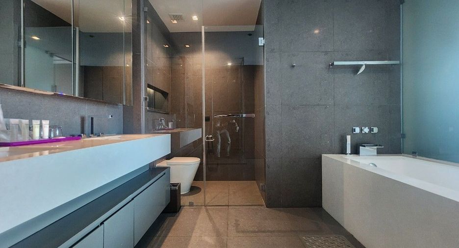For rent 1 bed condo in Sathon, Bangkok