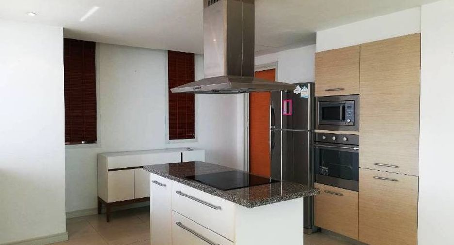 For rent 3 bedrooms condo in Khlong Toei, Bangkok
