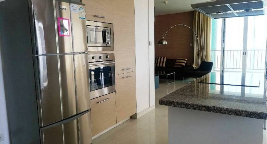 For rent 3 bedrooms condo in Khlong Toei, Bangkok