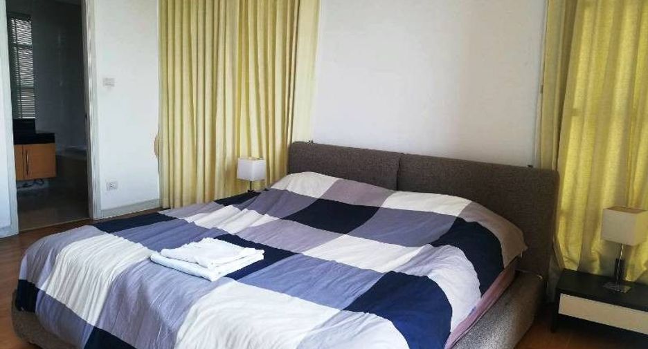 For rent 3 bedrooms condo in Khlong Toei, Bangkok