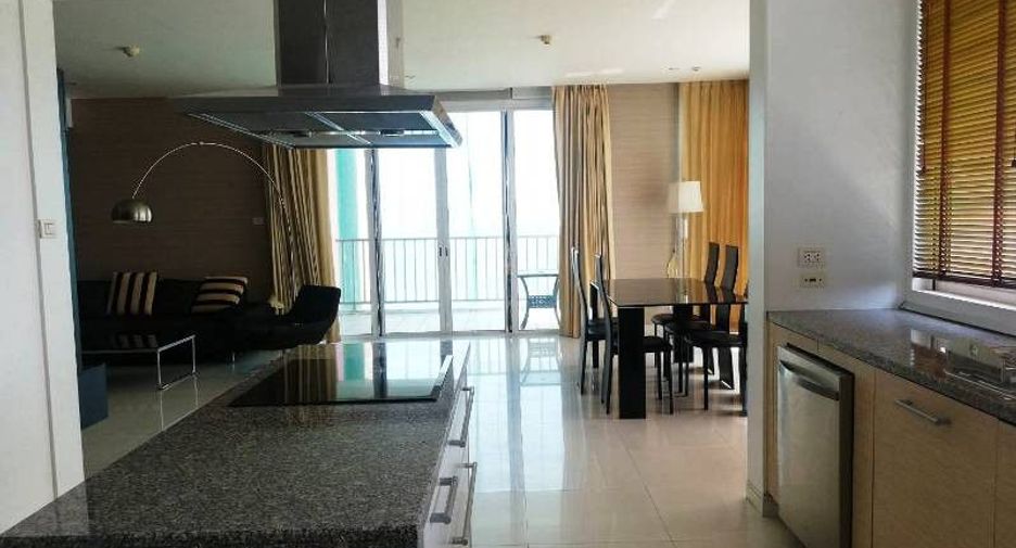 For rent 3 bedrooms condo in Khlong Toei, Bangkok