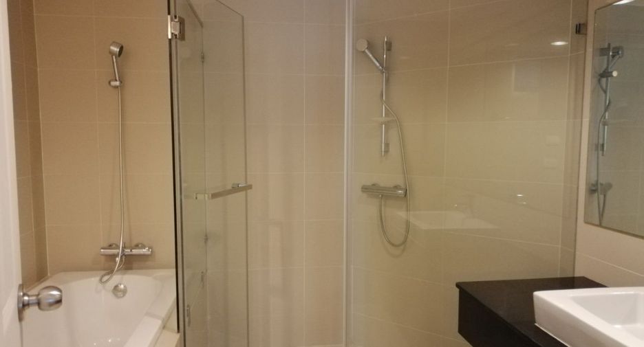 For rent 2 bedrooms condo in Huai Khwang, Bangkok