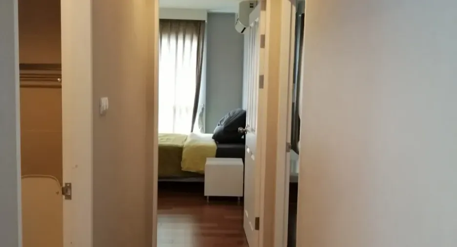 For rent 2 bedrooms condo in Huai Khwang, Bangkok