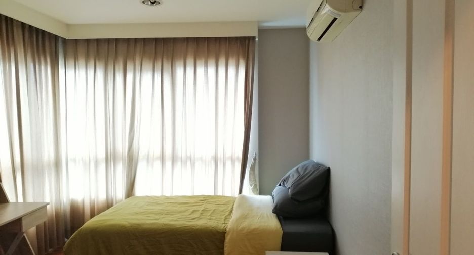For rent 2 bedrooms condo in Huai Khwang, Bangkok
